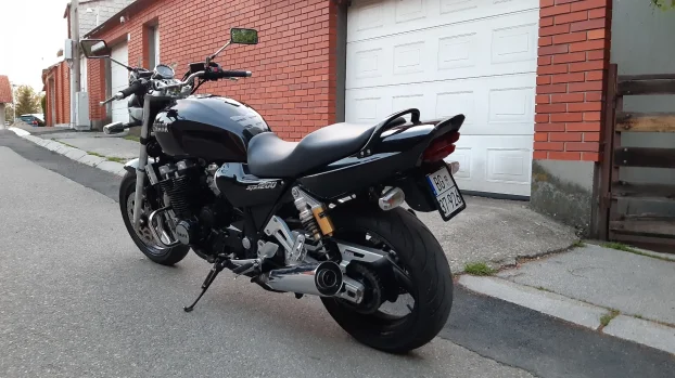 YAMAHA XJR1200