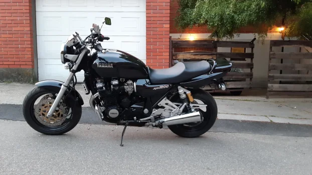 YAMAHA XJR1200