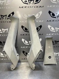 Centralne plastike Aprilia sr 3