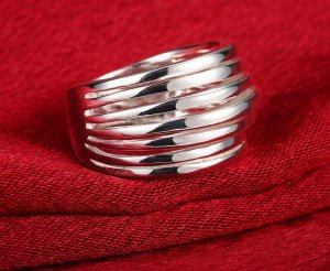 Posrebren prelep prsten, 925