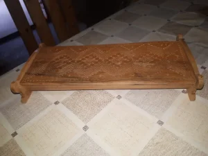 Prelepa drvena stona tabakera u rezbaru trodelna odlična