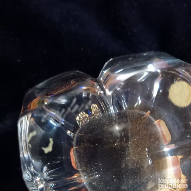 Kristal lotus potpisan snizene 3000 din.