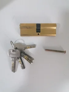 Cilindar za Pvc vrata 90 mm 45x45 mm 5 Ključa Novo