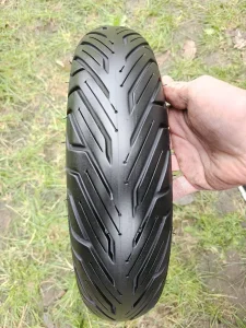 Moto guma michelin 110/70/11 god 2023