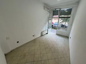 Lokal 27m2 Nova Detelinara!