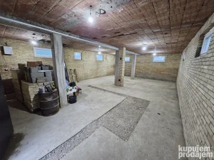 IZDAJEM prostor / Indjija