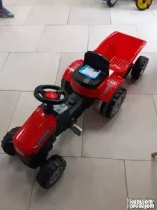 traktor crveni prikolica kipuje novo od 2 do 6 god AKCIJA