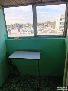 Soba u dvosobnom stanu. Uslužni oglas.