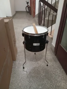 Navijacki bubanj sa udaraljkama