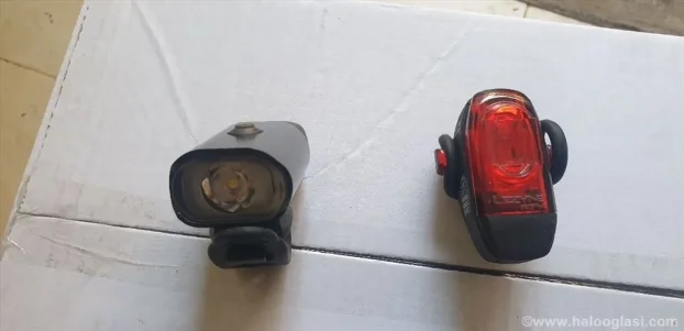 Lezyne 400XL vrhusnko led svetlo kao novo