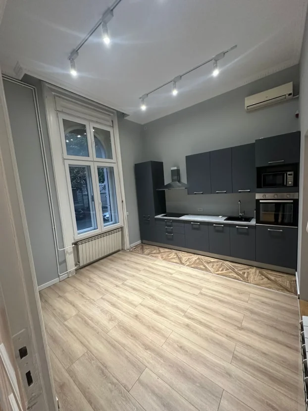 Francuska, Trg Republike, 1.0 jednosoban, 44 m²