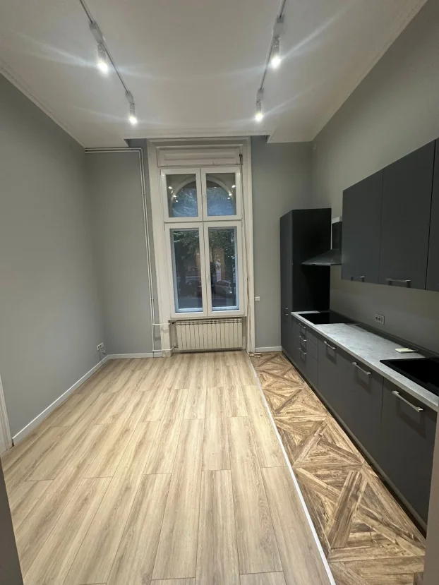 Francuska, Trg Republike, 1.0 jednosoban, 44 m²