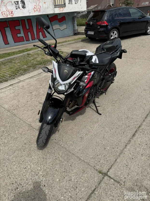Suzuki GSXS 750