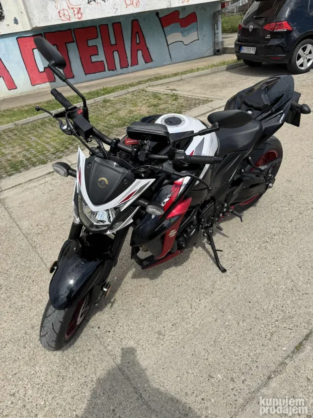 Suzuki GSXS 750