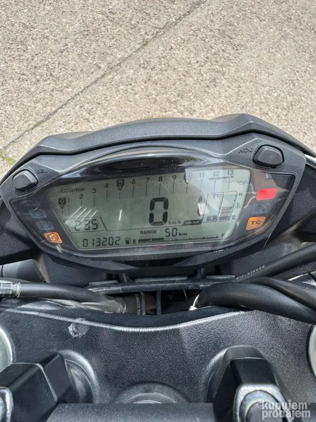 Suzuki GSXS 750
