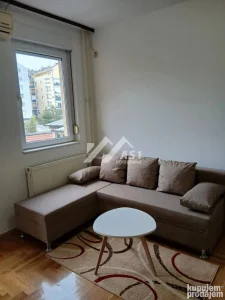 Tolstojeva, Grbavica, 1.5 jednoiposoban, 33 m²