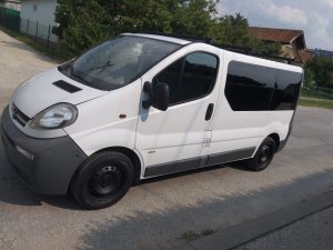 Renault traffic unutrasnja/spoljna brava