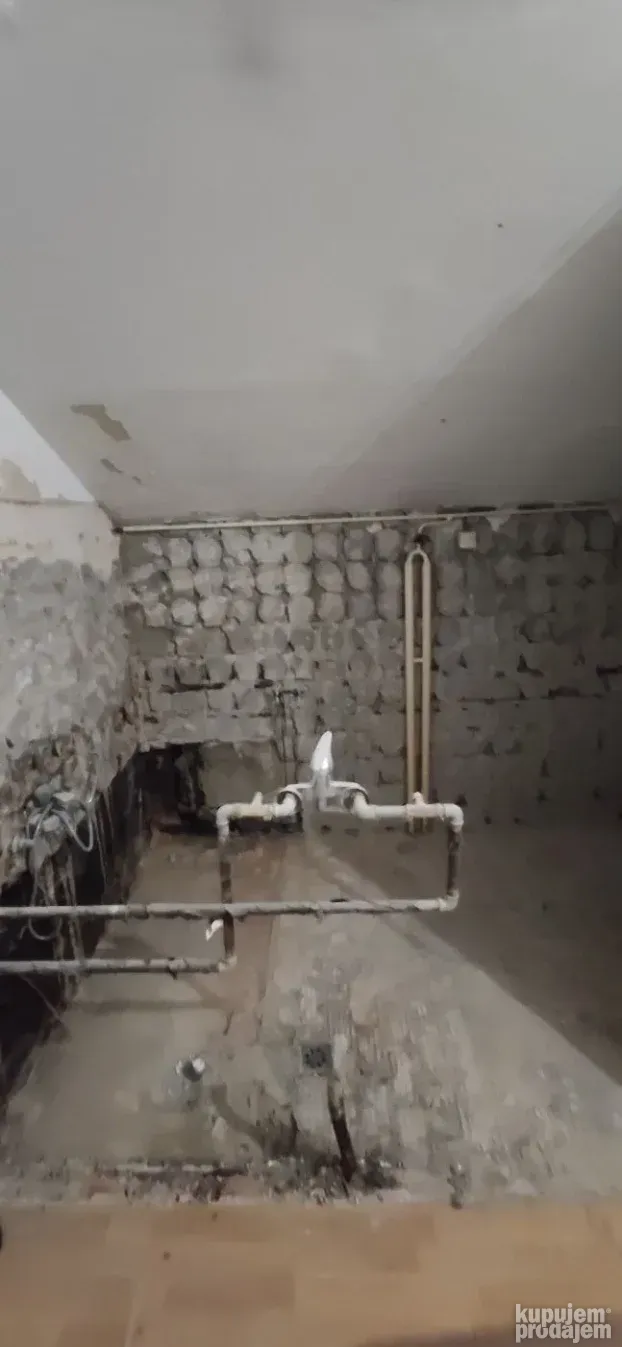 Rušenje kupatila sa odvozom suta na deponiju