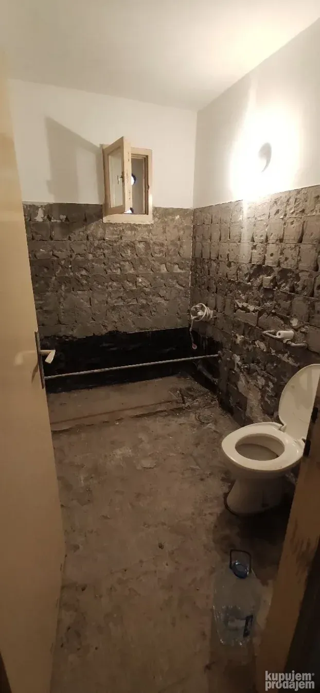 Rušenje kupatila sa odvozom suta na deponiju