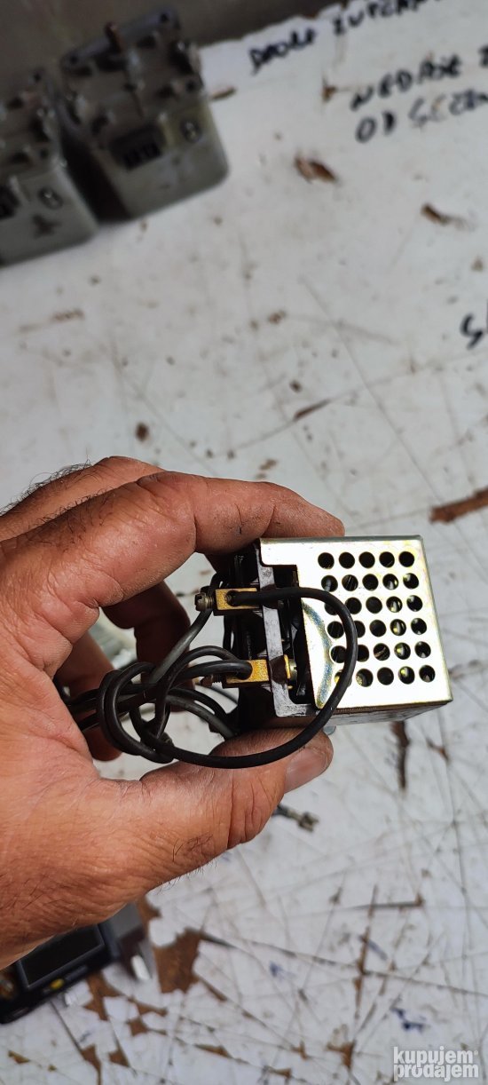 prekidac za paljenej od pecenjare sa raznjem