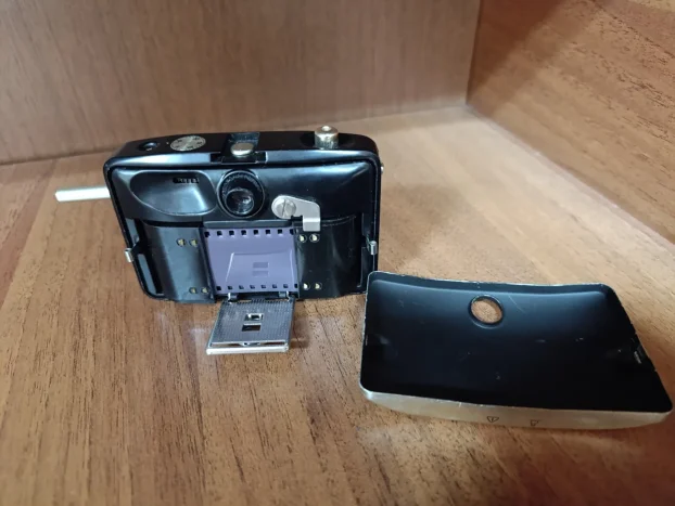 Camera Analog Pentacon Penti 1 Gold - KupujemProdajem