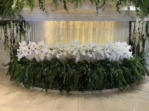 Ekskluzivna dekoracija mladenačkog stola