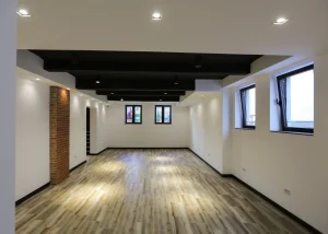 Izdaje se poslovni prostor u centru Niša, 240m2