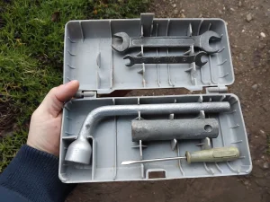 Kutija alata za ficu zastava 750 sa alatom