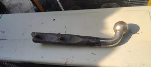 lula od kuke za auto na 2 safa raspon rupa 9cm. br.1