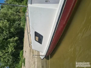 Čamac sa kabinom