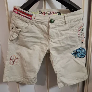 Desigual šorts kratke pantalone veličina 30