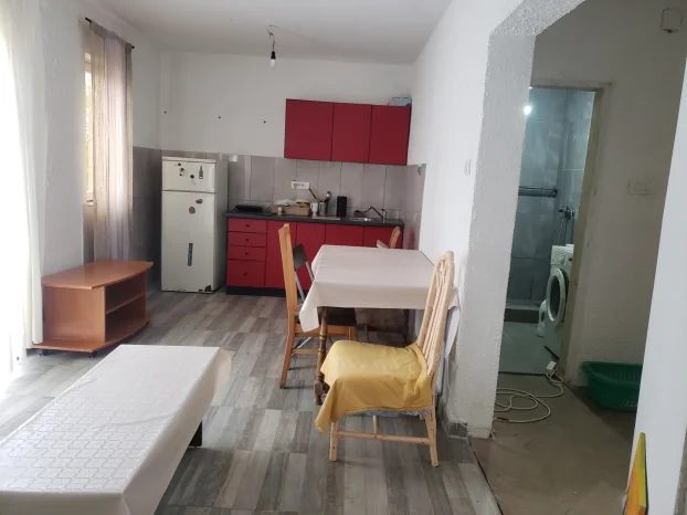 Smeštaj za radnike, Železnik, 150 m²