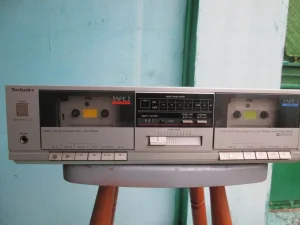 tehnics dek sivi snizeno citaj opis