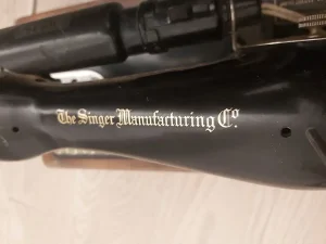 SINGER Masina na struju ispravna skofercetom