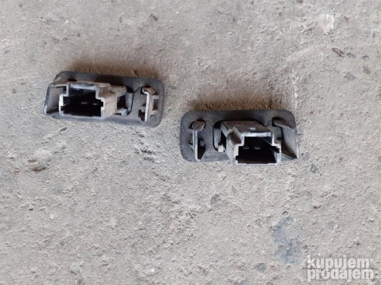 Pezo 206 karavan svetla tablica