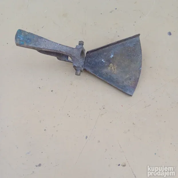 Stari mesingani raspršivač