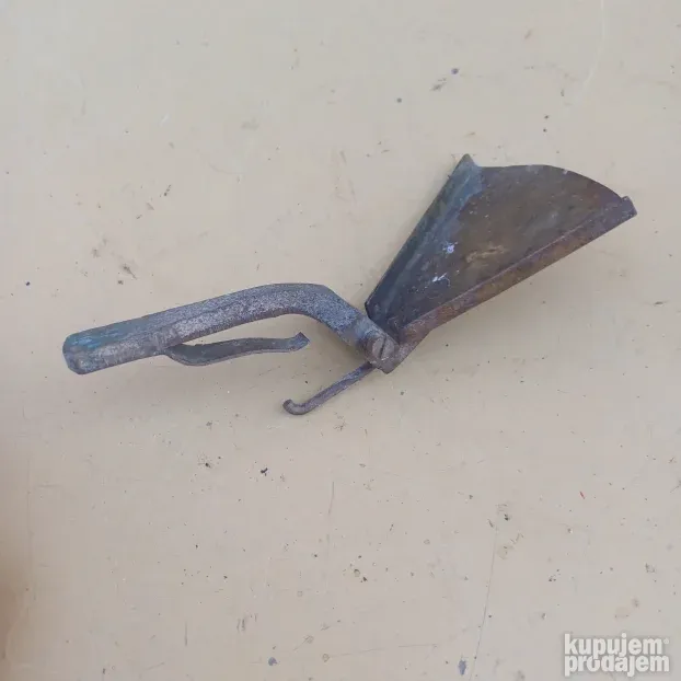 Stari mesingani raspršivač