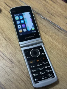 Mobistel EL800 - Dve kartice