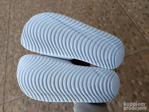 Nike papuce broj 37.5 realno manje