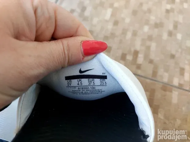 Nike papuce broj 37.5 realno manje