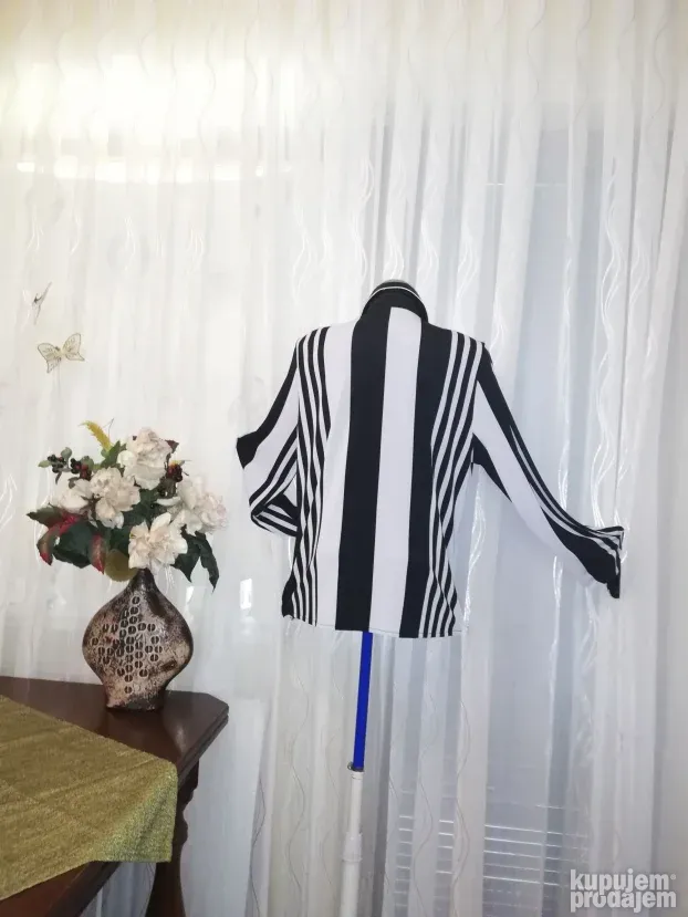 crno bela košulja sa saten kragnom CATELINE vel.44-46