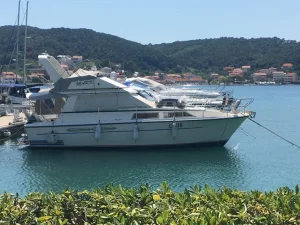 Prodaje se Engleska jahta Princess 33 Fly od 10 m, dizel