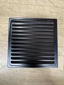 Resetka za ventilaciju CRNA i BELA