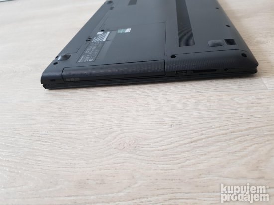 Lenovo 15.6" SLIM AMD A8-6410/8GB/256GB SSD/2 GRAFIKE/Bat 4H