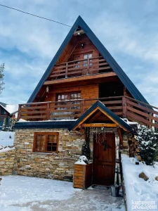 Brvnara sa kaminom Zimogor