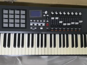 AKAI MPK 88 MIDI USB klavijatura