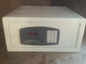 Elektronski sef masivan i jak nova mehanička bra