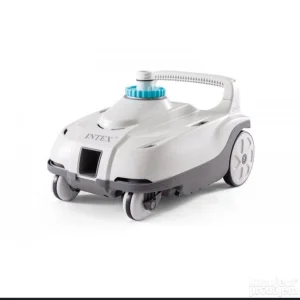 Robot usisivači Intex + dosta ostale opreme i bazena