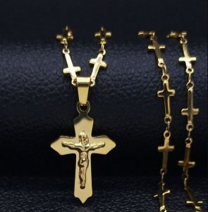 lanac sa krsticima i priveskom krstom hiruski celik gold