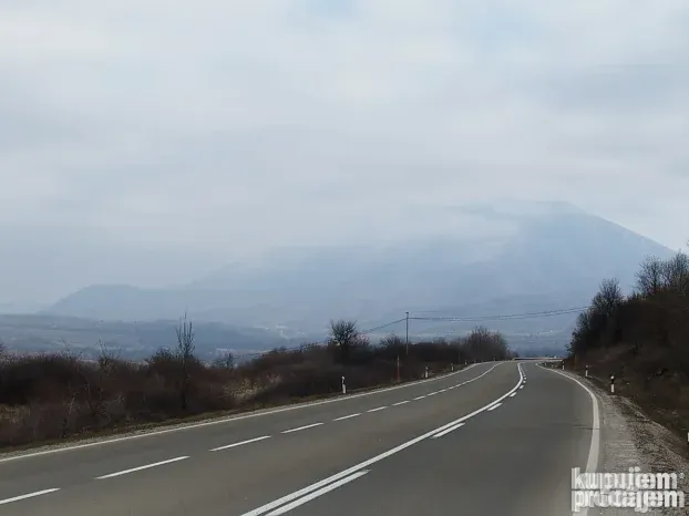 Hektar i po do magistrale + pogled na Rtanj